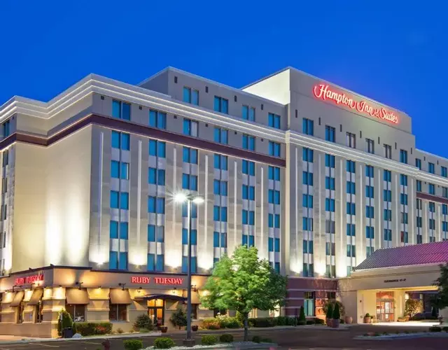 Hampton Inn & Suites Chicago North Shore