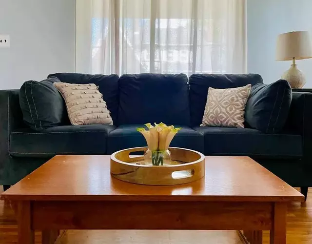 Green Roof Inn - Centrally Located 2BR/1BA Home