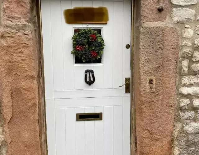 Beautiful listed 3 bedroom cottage with wood burner