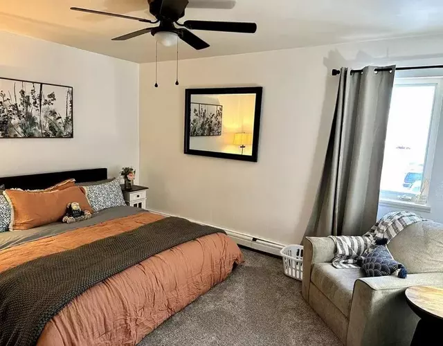 Comfortable 2BR Apt Central