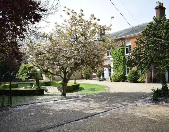 Glendower Guest Apartments