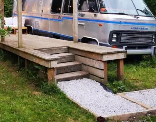 Glamping 1970 American Airstream motorhome