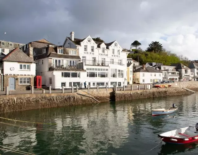 Ship and Castle Hotel