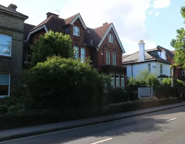 Acorn Lodge Guest House - Free parking