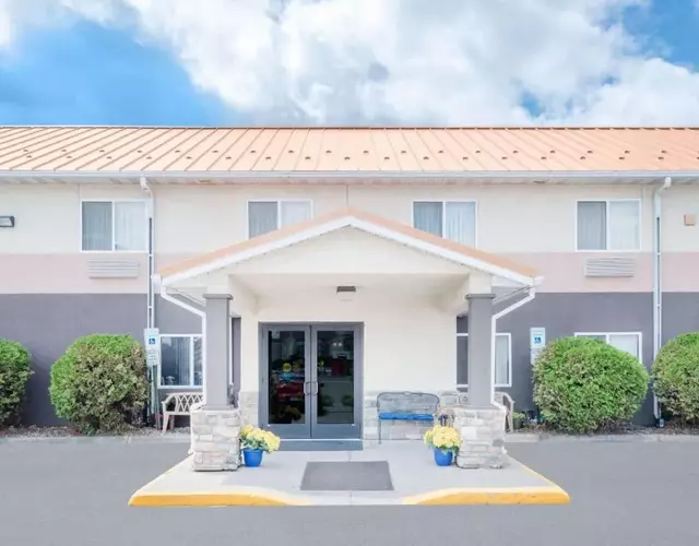 Days Inn & Suites by Wyndham Fargo 19th Ave/Airport Dome