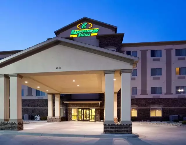 Expressway Suites Fargo