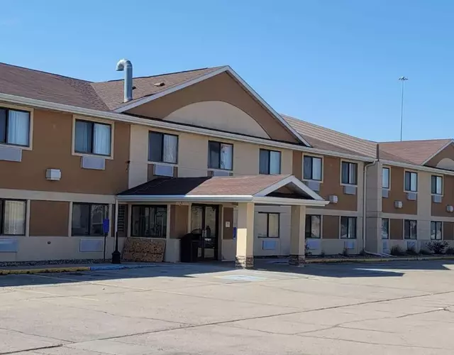 Travelodge by Wyndham Fargo