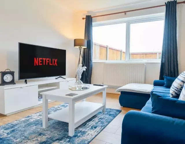 Charming & Spacious City Centre House - Perfect for Family & Contractor - Sleeps 8