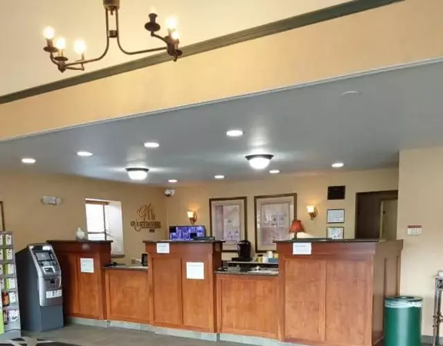 Lavissh inn and Suites