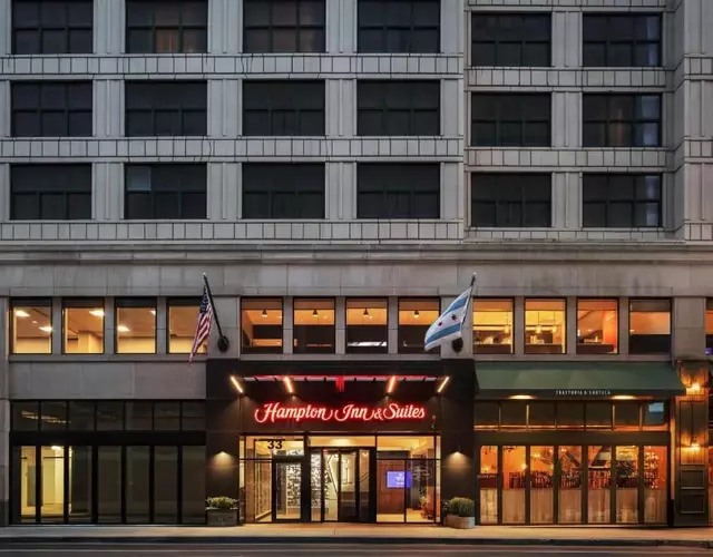 Hampton Inn & Suites Chicago-Downtown