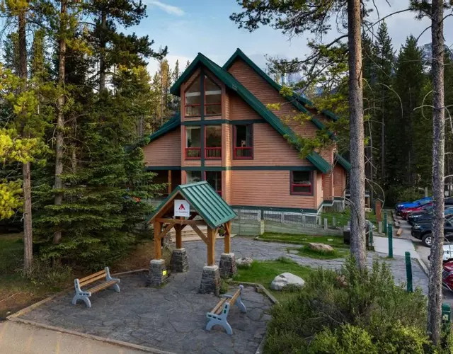 HI Lake Louise Alpine Centre - Hostel