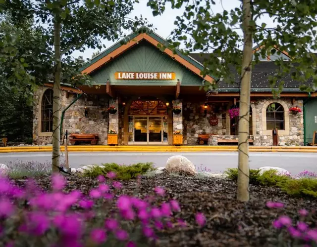 Lake Louise Inn