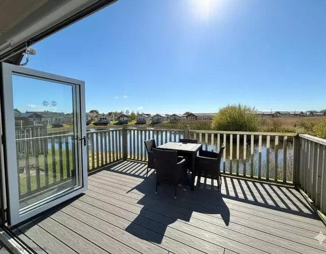 Lake and Tide Lodge - Part of the The Bay Filey Holiday Village with pool, gym and direct beach access, pub, restaurant, tennis and meadows walks