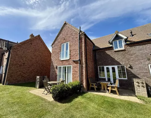 Ocean Breeze - Part of the The Bay Filey Holiday Village with pool, gym and direct beach access, pub, restaurant, tennis and meadows walks