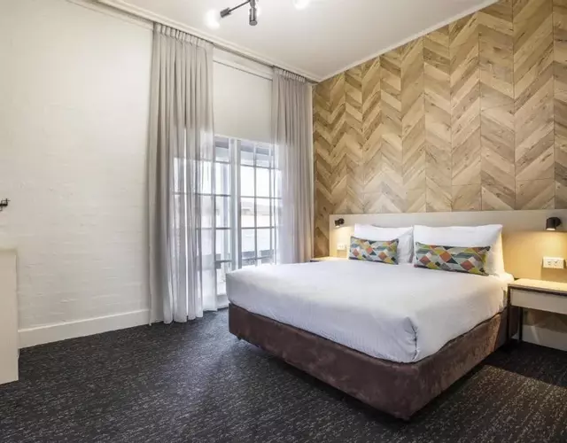 Nightcap at Sylvania Hotel