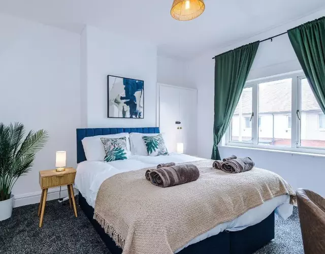 2 Bed Apartment ,Sea Views