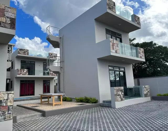 John House studio No 8