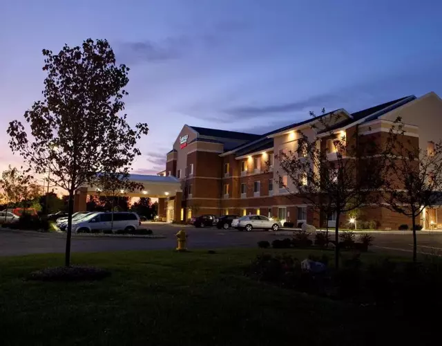 Fairfield Inn and Suites Flint Fenton