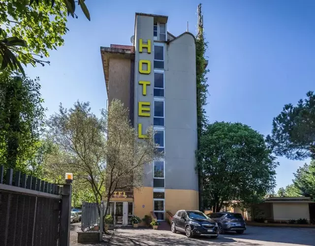 Hotel Real