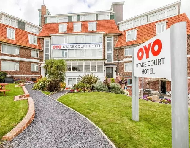 OYO Stade Court Hotel