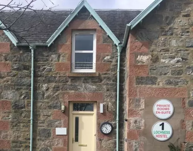 1 Lochness Rooms&Hostel