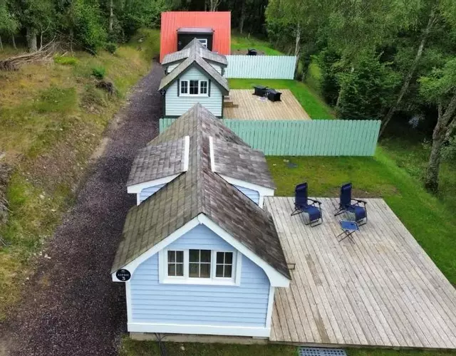 1Lochness glam lodges