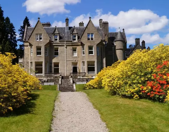Glengarry Castle Hotel