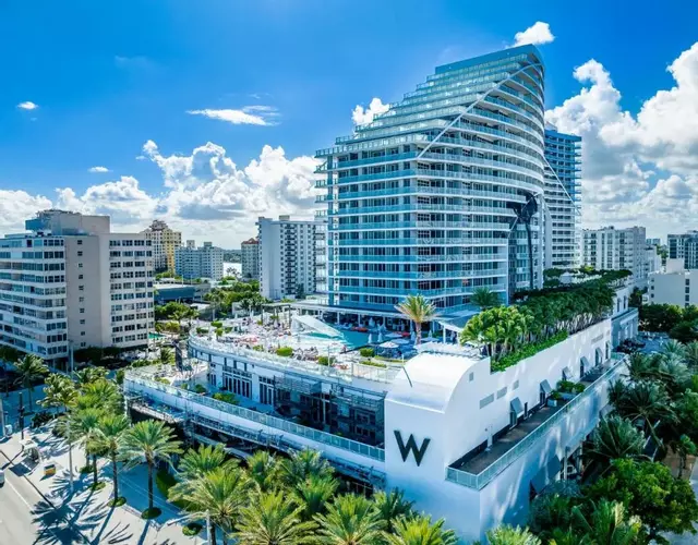 High Floor Luxury 2BR 2BA, Sleeps 6, Resort Access - Horizon by HomeStakes Stays