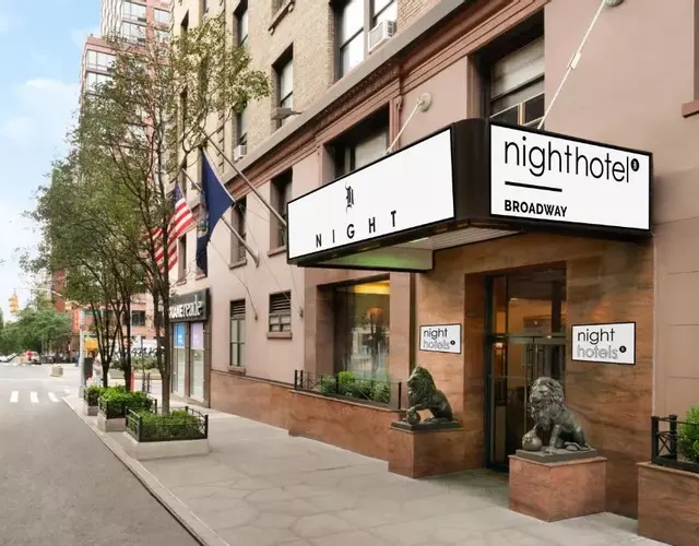 Night Hotel Broadway