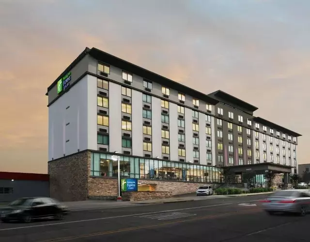Holiday Inn Express & Suites Fort Worth Downtown by IHG