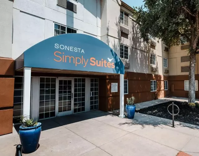 Sonesta Simply Suites Fort Worth