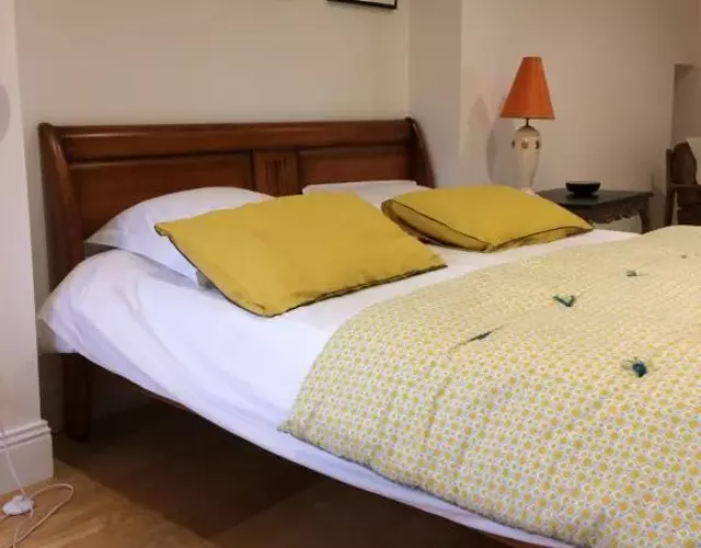 Chambre indépendante au Manoir de la Célinais côté cour