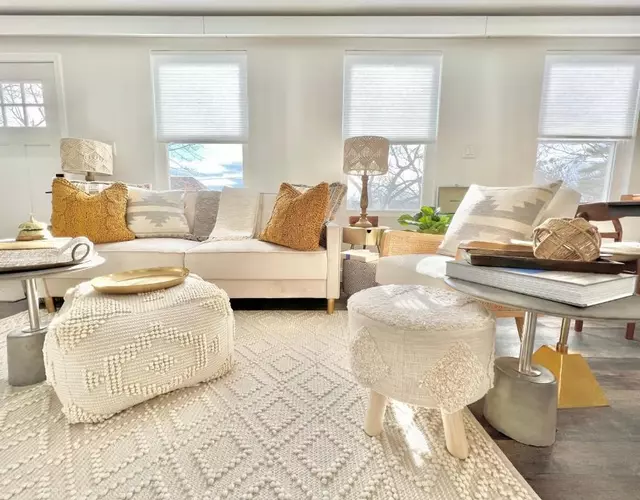 Luxury 4 bedroom 2 bath Lake Views