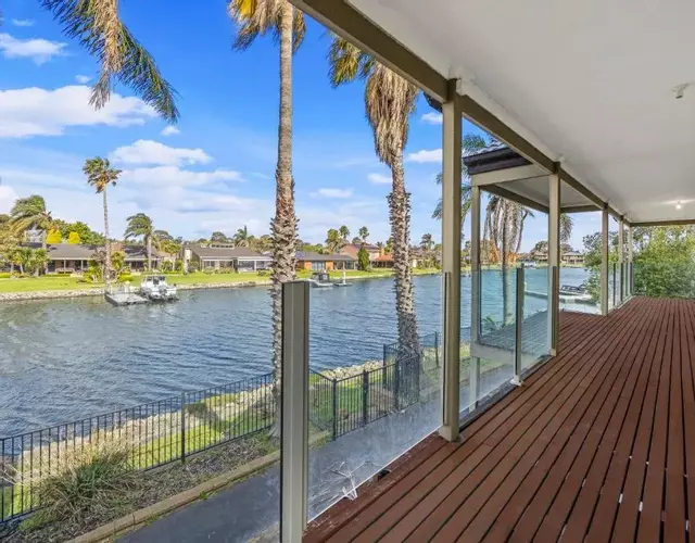 Sunrise Deck Lake Naps 5Bedroom Group Getaway