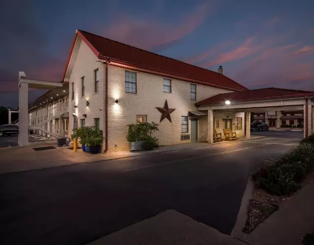 Super 8 by Wyndham Fredericksburg