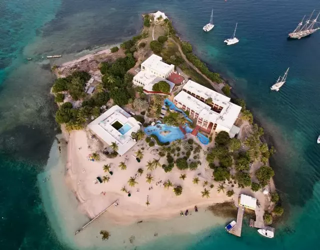 Hotel on the Cay