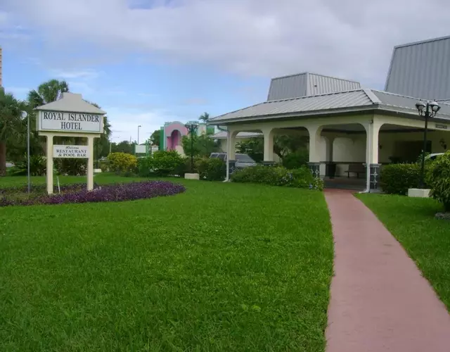 Royal Islander Hotel