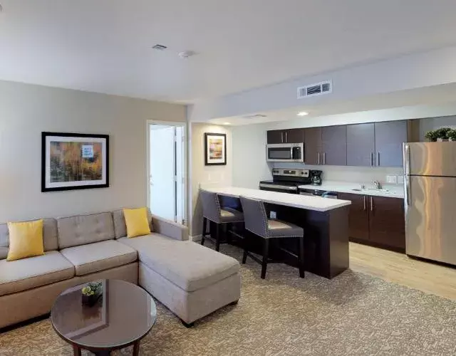 Chase Suite Hotel Newark Fremont