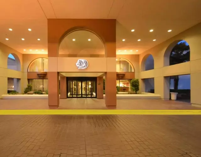 DoubleTree by Hilton Newark-Fremont