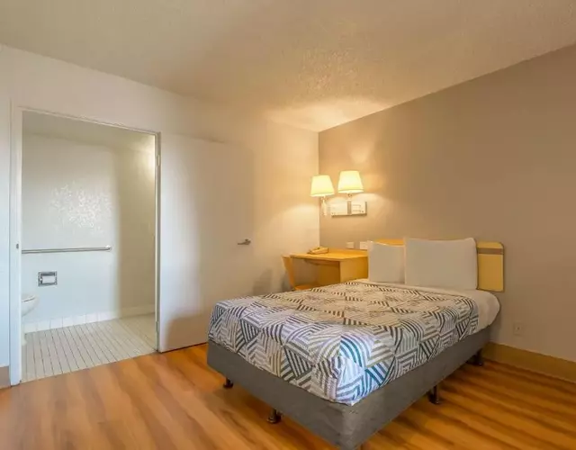 Motel 6 Hayward, CA- Silicon Valley Gateway
