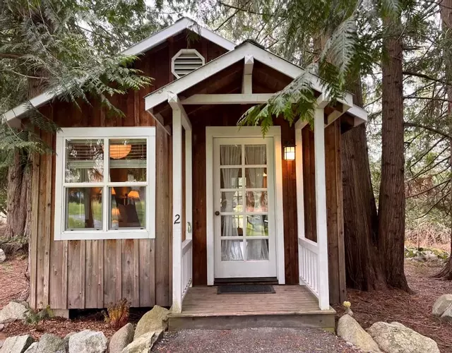 Lopez Farm Cottages & Tent Camping