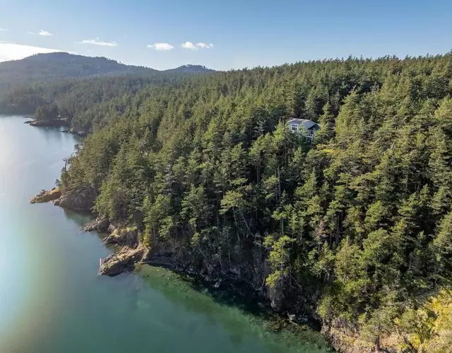 Luxury Waterfront & Views, Private Beach, Golfing