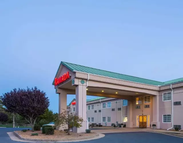 Ramada by Wyndham Strasburg - Shenandoah Valley