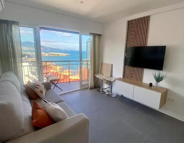 Moderno en primera línea de playa