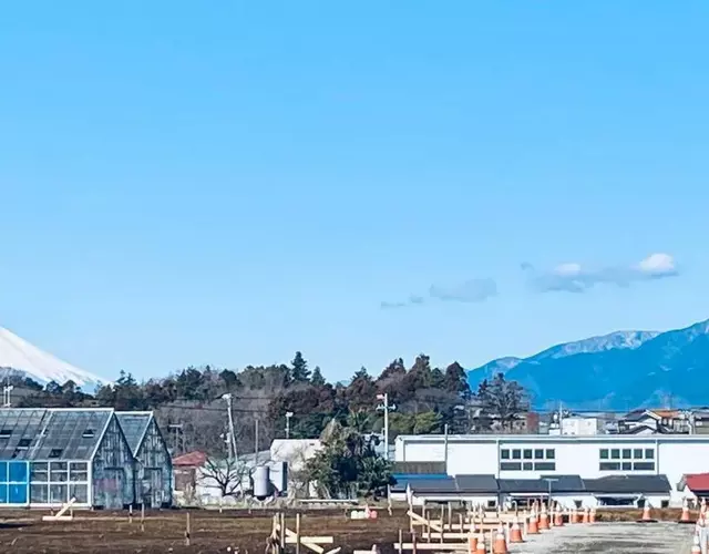 江ノ島に近い富士山も眺めるまるまる貸切一軒家ーーー湘南の丘のヴィラ