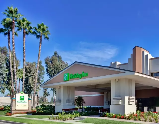 Holiday Inn Hotel & Suites Anaheim by IHG