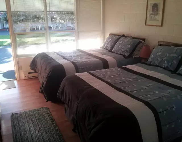 Capricorn Motel Royale 1000 Islands