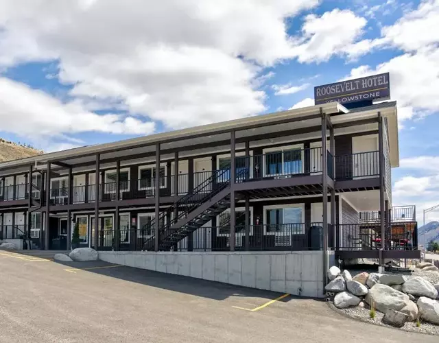 Roosevelt Hotel - Yellowstone