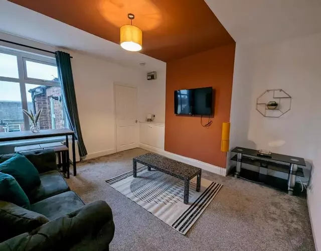 Lovely 3 BR flat for family, friends and workers