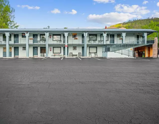 Country Town N' Suites